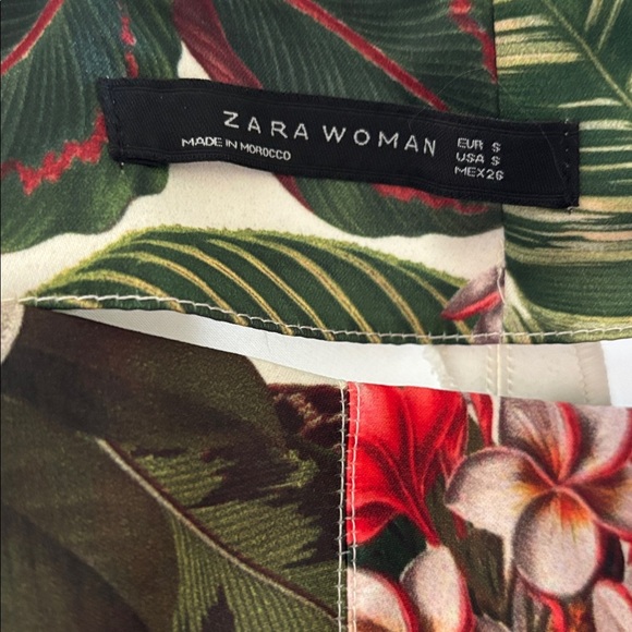 Zara Floral Printed MIDI Skirt S High Waisted Pleated Full Skirt Navy Pink Cream - Picture 4 of 4